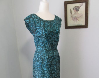 Vintage 1950s Dark Green And Turquoise Paisley Sleeveless Sheath Pin-Up Bust 34 Inches Waist 28 Inches