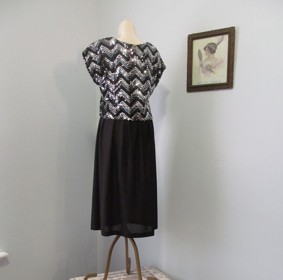 Vintage 1970s Zigzag Sequin Party Cocktail Dress D