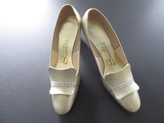 Vintage 1970's Glittery Gold Metallic Pumps High … - image 5