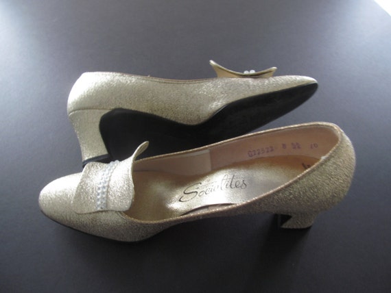 Vintage 1970's Glittery Gold Metallic Pumps High … - image 4