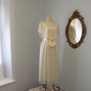 Vintage Lanz Boho Cream Lace Gown Sleeveless Satin Belt Evening Wedding Bridesmaid Bust 32 Inches Waist 25 Inches