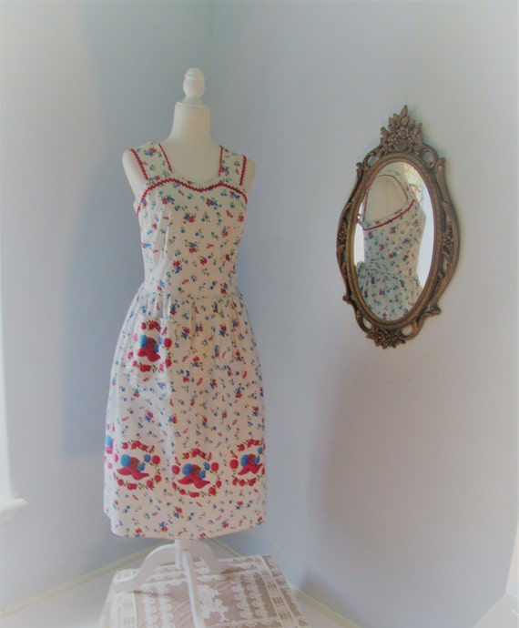 1950s Novelty Print Cotton Sundress Red And Blue Hats And Flowers On White Pin Up Rockabilly