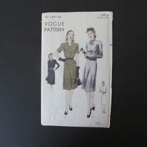 1940&#39;s VOGUE Dress Pattern Size 14 Bust 32 Hip 35