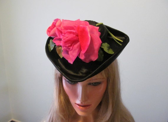 Vintage 1930s 1940s Black Satin Triangular Forward