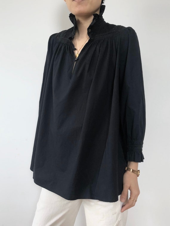 Vintage black romantic cotton blouse with puff sle