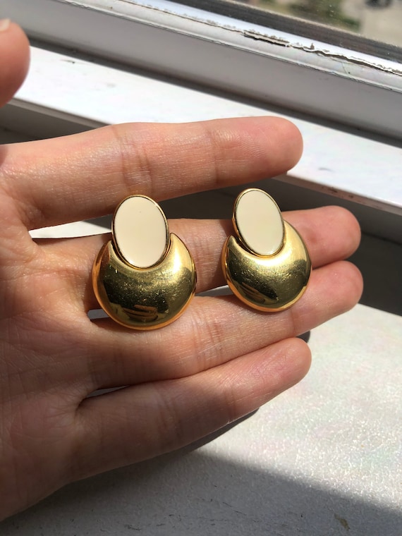 Vintage golden earrings with whole circles | new