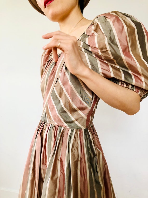 ワンピース 70s striped multiple buttons maxi dress Vintage 1970s Stripe Silk Maxi Dress With Puff Sleeves