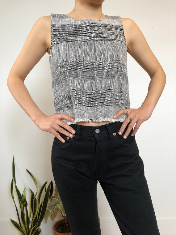 Woven textured cropped tank - image 2