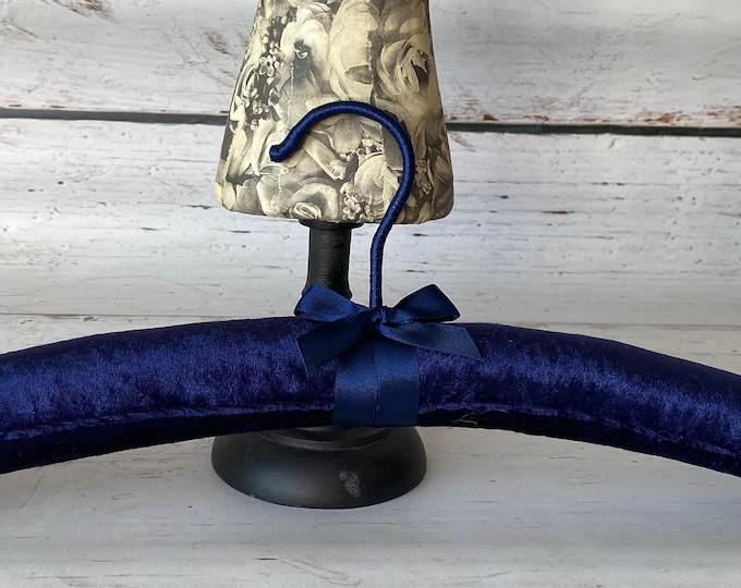 Velvet Wedding Hanger.Velvet Bridal Hanger.Wedding Hangers Bride.Wedding Dress Hanger. Bridesmaid Hanger. Velvet Wedding Hanger