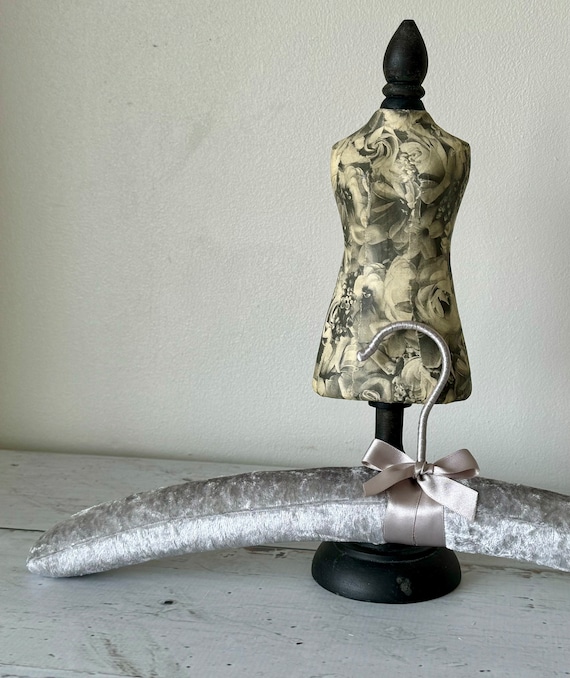 Light Grey Velvet Wedding Hanger | Luxury Padded Bridal Hanger | Silver Satin Bridesmaid Hanger | Handmade Wedding Gift