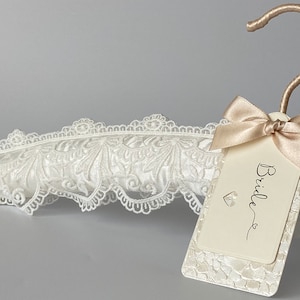 Wedding Dress Hanger. Bridal Hanger. Wedding Hangers. Personalized Hangers.Lace Wedding Hanger.Wedding Hanger Names. Gift Bride to be Hanger zdjęcie 9