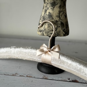 Velvet Wedding Hanger.Velvet Bridal Hanger.Wedding Hangers Bride.Wedding Dress Hanger. Bridesmaid Hanger. Velvet Wedding Hanger