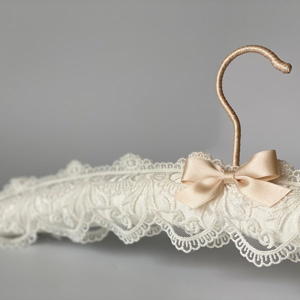 Wedding Dress Hanger. Bridal Hanger. Wedding Hangers. Personalized Hangers.Lace Wedding Hanger.Wedding Hanger Names. Gift Bride to be Hanger