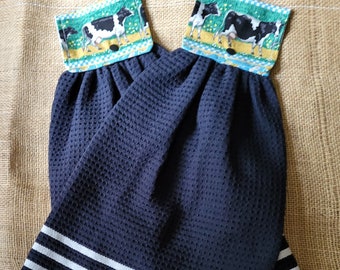 2 Kitchen Hanging Towels - Black with Farm Cows