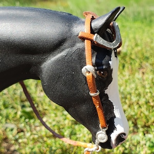 Handmade western tan basket weave saddle. Breyer horse traditional scale.