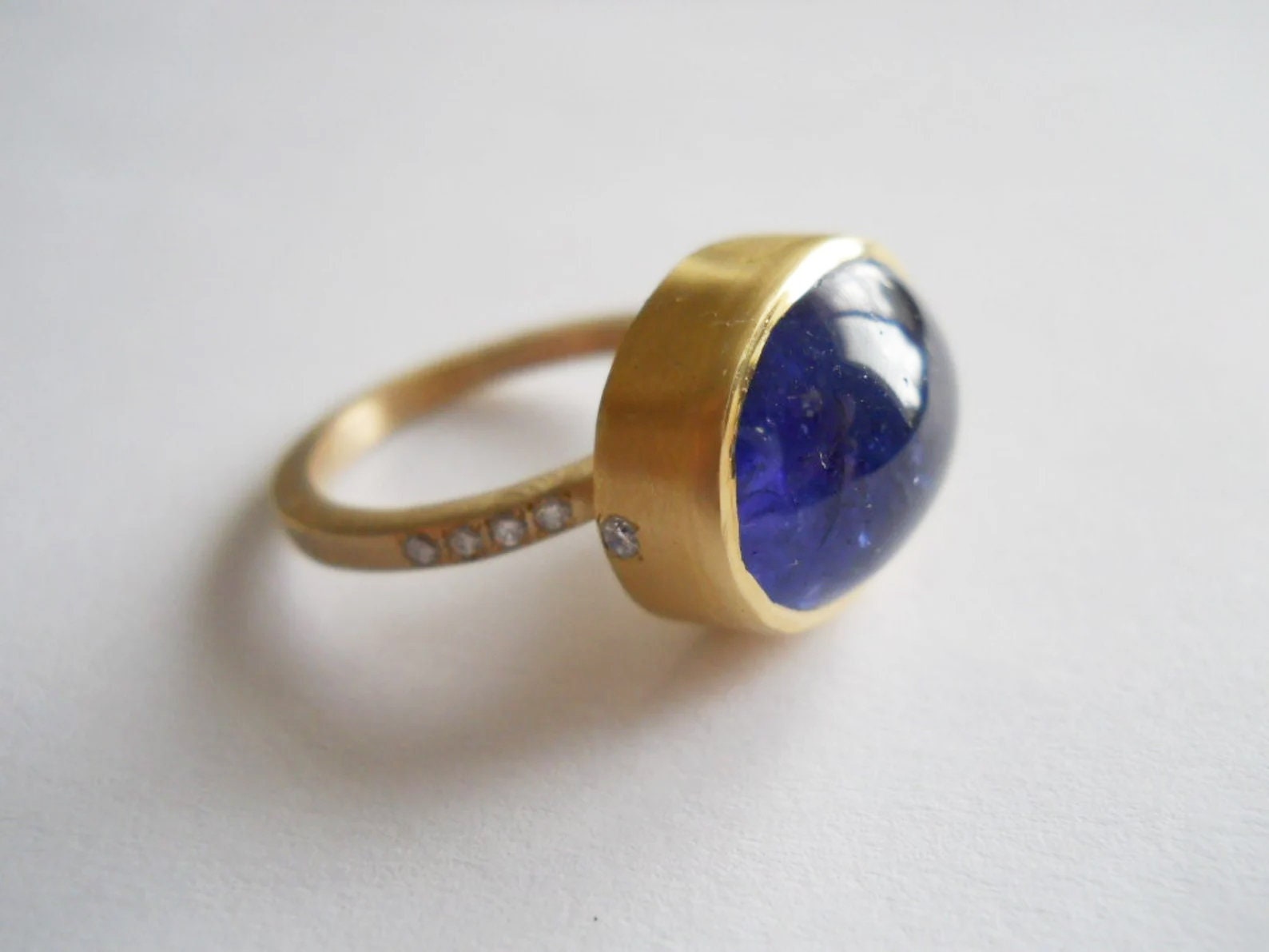 Blue Tanzanite Ring, Tanzanite And Diamond Ring, 18K Gold, Ancient Ring Style, Natural Tanzanite Jewelry, Unique Luxury Jewelry Gift