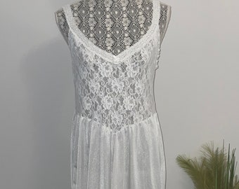 Mei-Lin Solid, Full White Slip Stretch Lace Bodice & Straps *Sz 18/20* *Est. M L