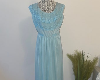 Vintage Aqua/Light Blue Vanity Fair Sleeveless Nightgown, Lace Accents Nylon Tricot Sz 34