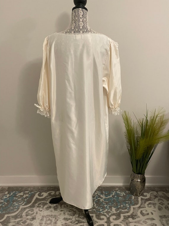 Vintage Vanity Fair Satiny Ivory Nightgown w/Lace… - image 7