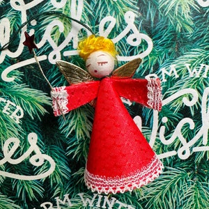 Christmas Angel ~ Spun Cotton Head/Gold Foil Wings, Holds a Star Wand ~ Vintage 1950's