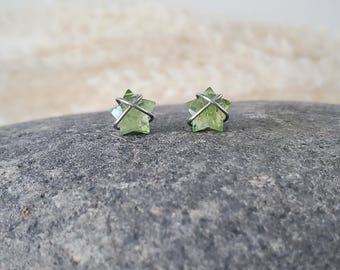 Peridot Stud Earrings, Peridot Star Earrings, August Birthstone, Minimalist Earrings, Stainless Steel Earrings, Celestial Earrings
