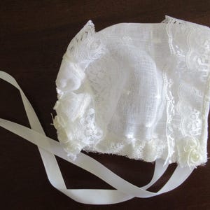 baby girl bonnet, baby lace bonnet, baptism bonnet, baby girl white lace bonnet, christening bonnet, baby blessing hat, newborn hat, bonnet