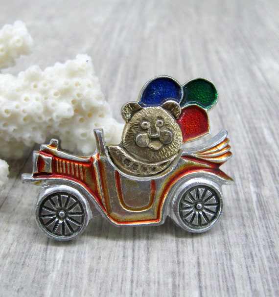 Vintage Cute pin Bear in the car with balloons US… - image 1