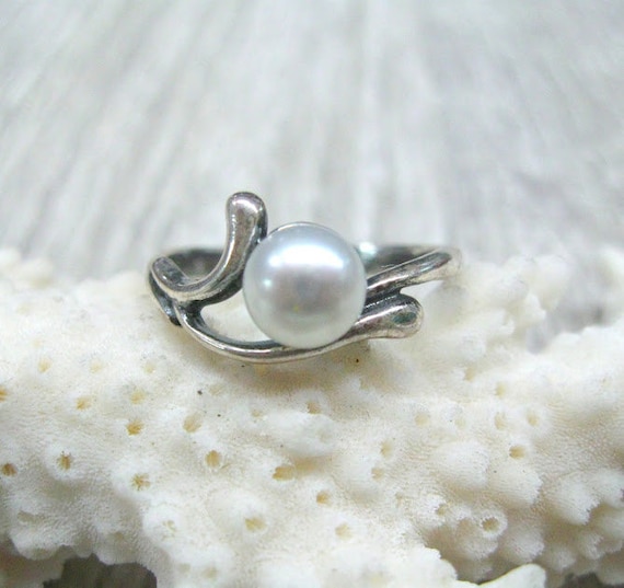 Petite Freshwater pearl rings affordable pearl je… - image 1