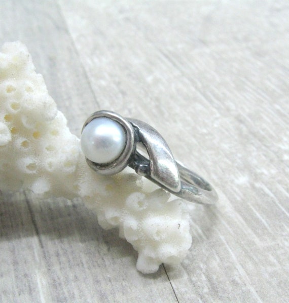 Russian vintage solitaire pearl ring size 7 3/4 a… - image 5