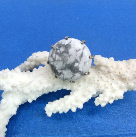 white marble 7 stone Gem