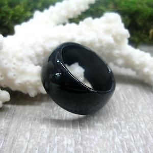 Schwarzer Onyx breites Steinband unisex Ringe Größe 6 7 8 9 10 11 12 Edelstein Ringe geschnitzt Stein breites Band Sein ihr schlichter schwarzer Ring asexuell