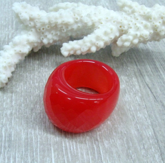 Hot Pink carved stone Big rings dyed agate ring s… - image 3