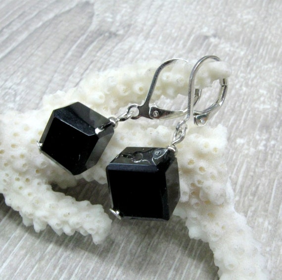 Stylish Black Color Charming Earrings Designs | New Designs Black Stone  Earrings. | Black stone earrings, Designer earrings, Jewelry collection