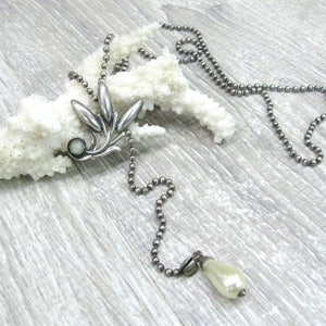 Ball chain lariat necklace with faux pearl drop, adjustable silver chain Y necklace, Russian vintage jewelry, unique floral drop necklace