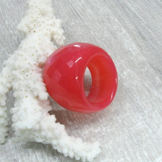 Hot Pink carved stone Big rings dyed agate ring s… - image 1