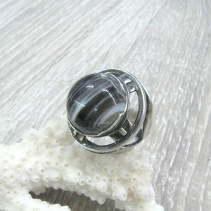 Natural black and white banded agate sz 8 round dome ring USSR vintage natural gemstone stripy agate statement ring unique gift