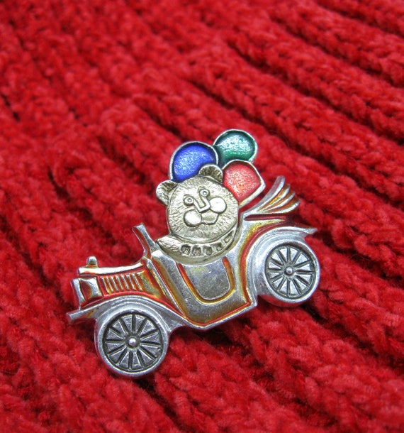 Vintage Cute pin Bear in the car with balloons US… - image 10