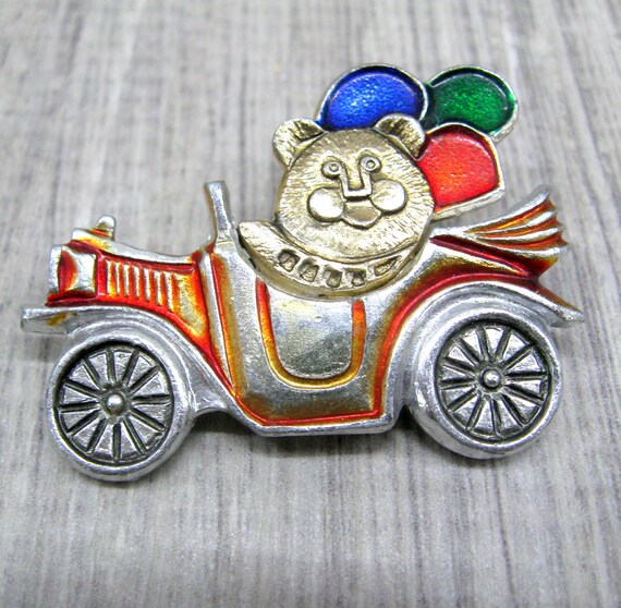 Vintage Cute pin Bear in the car with balloons US… - image 4