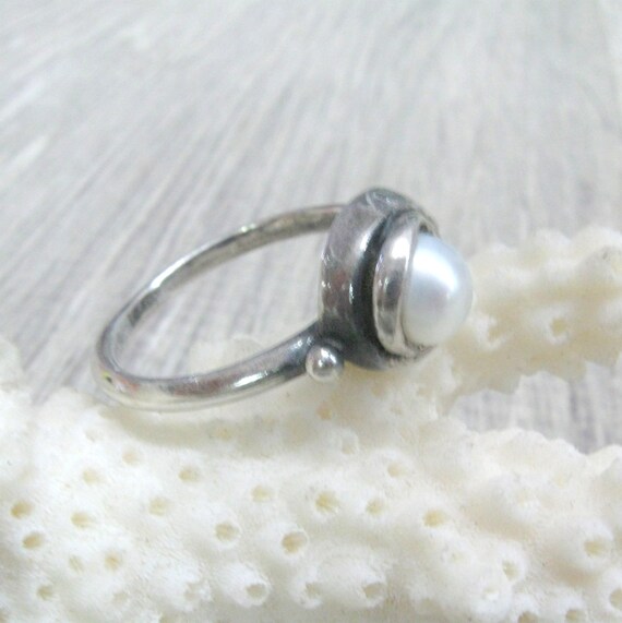 Russian vintage solitaire pearl ring size 7 3/4 a… - image 7