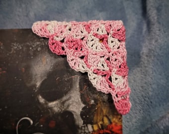 Crochet Lace Corner Bookmark