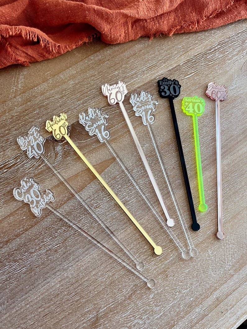Agitadores de bebidas personalizados para cumpleaños • Decoración personalizada para el 40 cumpleaños • 60 cumpleaños • Fiesta de 30 cumpleaños • Palillo de dientes • Decoración para la fiesta de 21 cumpleaños imagen 15