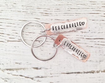 Gift For Her Kid Life Is Better In Flip Flops Initial Keychain Lake Birthday Wanderlust Boating Gifts Summer Fun Gift Ideas Accessories Keychains Lanyards Somoto Cz