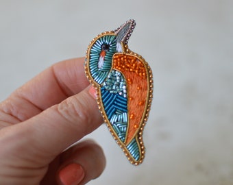 Kingfisher Embroidery Brooch, Bird Pin for Animal Lover, Mother's Day Gift, Bird Watcher Jewelry Gift, Gift for Wife