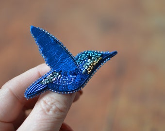 Blue Hummingbird Embroiderded Brooch, Jewelry Pin for Bird Lover, Embroidered Bird Brooch Gift for Her