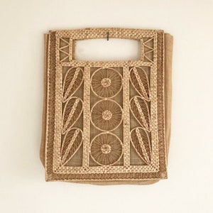 Vintage 60&#39;s Woven Straw Rattan Shopper Tote Bag / Boho Purse / Intricate Geometric Bohemian Floral Starburst & Leaf Design / Front and Back