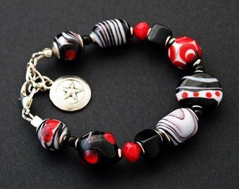 Red Black Handmade Lampwork bracelet, Artisan made Murano bracelet, Contemporary Art Glass bracelet, Gift for Woman, Italian Style bracelet