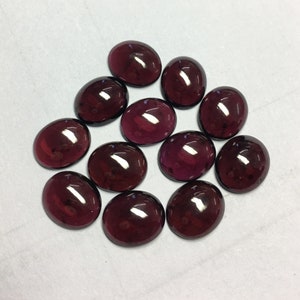 Naturlig granat oval platt baksida cabochon lös kalibrerad ädelsten.