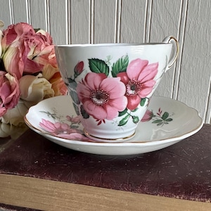 Vintage Regency Bone China Teacup and Saucer/English Bone China Cup And Saucer