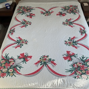 Vintage Christmas Tablecloth As Is/Retro Broadcloth Xmas Table Linen 70” x 60”
