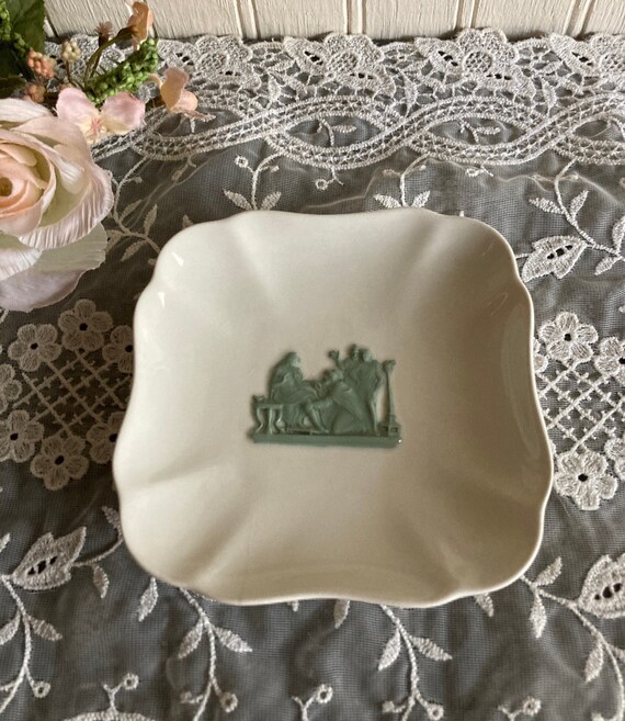 Wedgwood Queensware Dresser Gem Wedgwood Queensware Dresser Gem